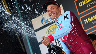 Kittel celebrando su segundo triunfo en la Tirreno-Adritico.