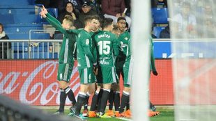 Los jugadores Betis, celebrando uno de sus goles frente al Alavs