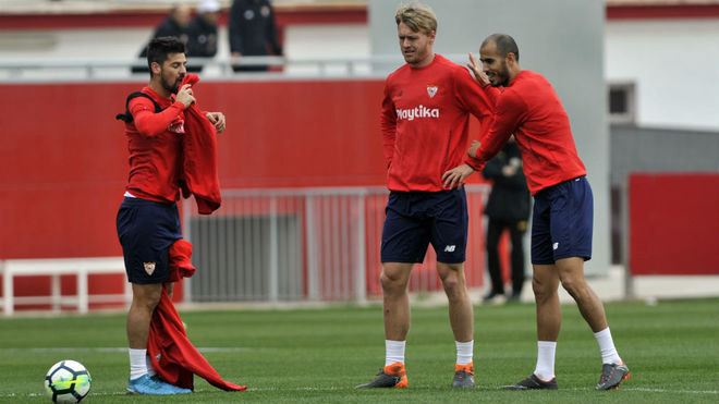 Nolito, Kjaer y Pizarro, en un entrenamiento.