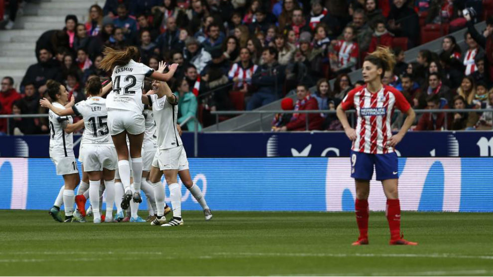 Las jugadoras del Madrid CFF celebran un gol en el Metropolitano.