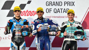Jorge Martn, en el podio del GP de Qatar entre Canet y Dalla Porta