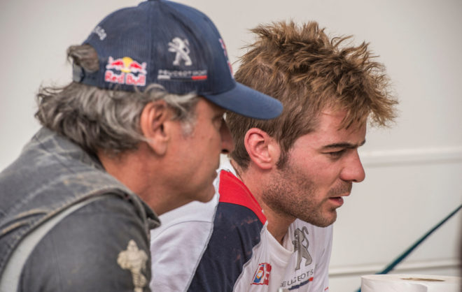 El asturiano y su mentor, durante un test con Peugeot en Portugal.
