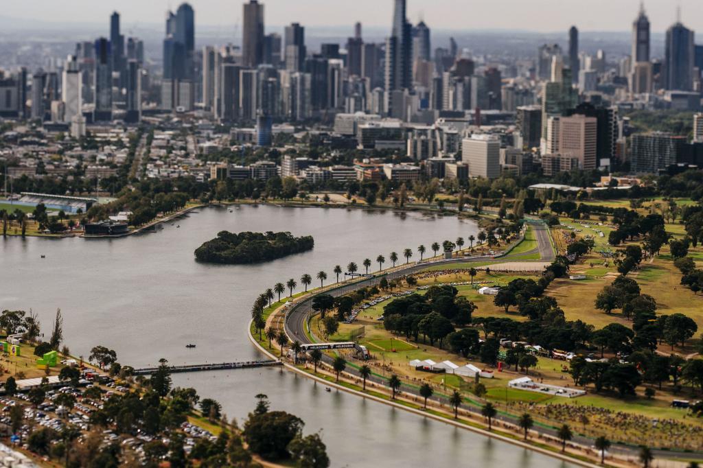 Australia GP: Melbourne (5,303 metres - 58 laps)