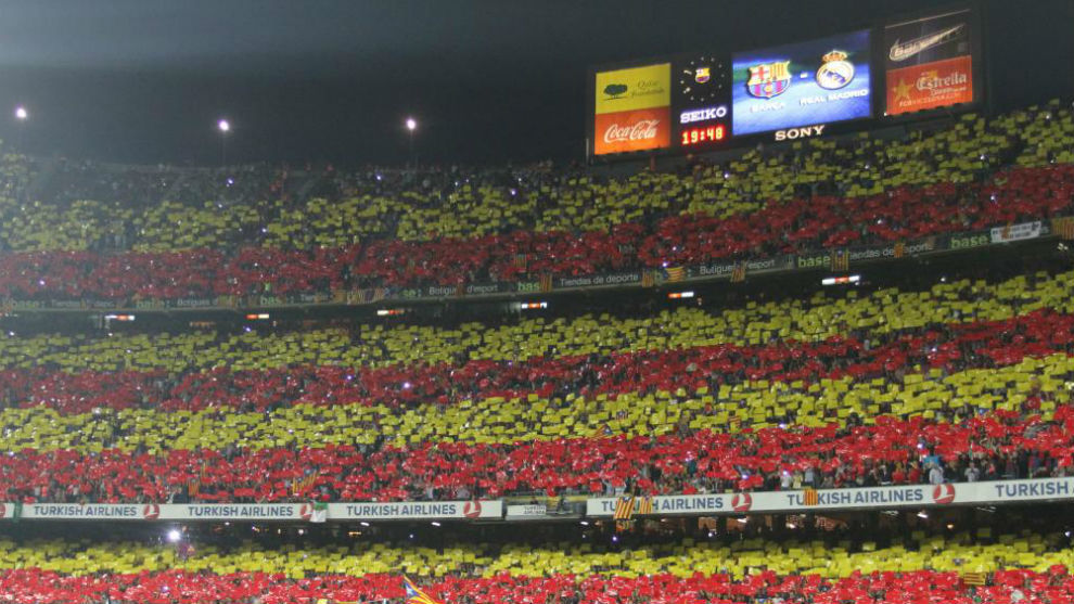 Mosaico en el Camp Nou durante el partido de LaLiga entre el Barcelona...