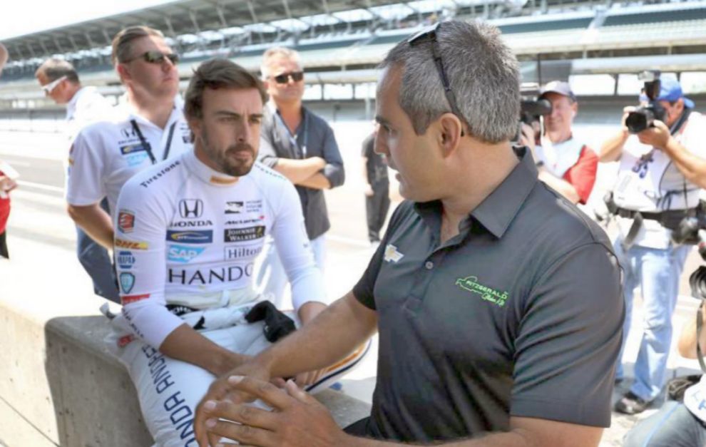 Montoya y Alonso, junto a Zak Brown, en las 500 Millas de...