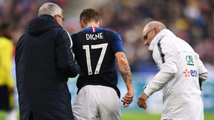 Digne se retira lesionado del Francia-Colombia.