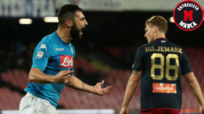 Albiol celebra su gol al Genoa.