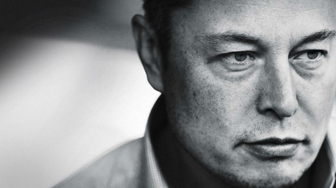 Elon Musk brome sobre las previsiones que algunos hacen sobre su...