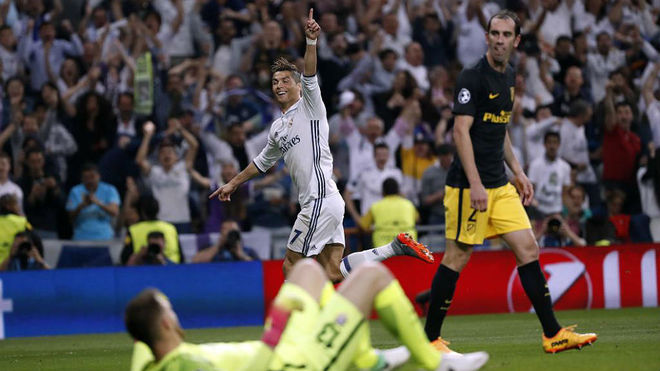 Cristiano celebra un gol ante el Atltico en el Bernabu