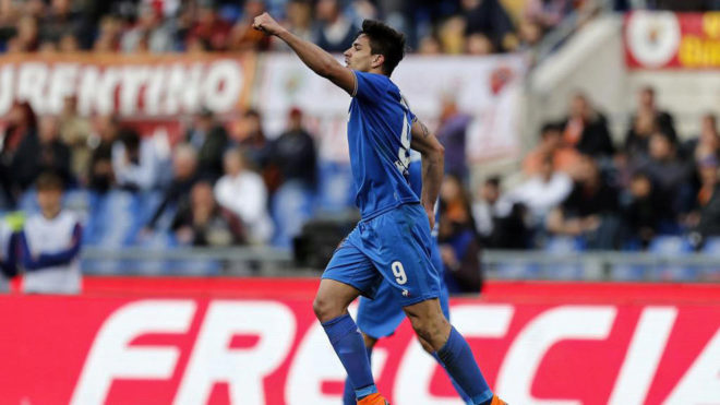 Simeone celebra su gol a la Roma.