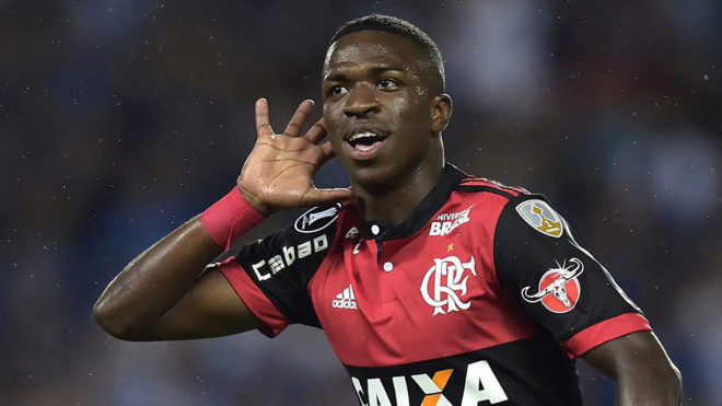 Vinicius celebra un gol con el Flamengo.