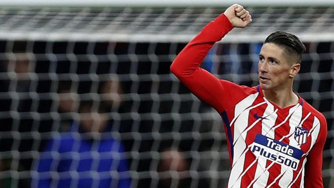 Fernando Torres celebra un gol contra el Alavs esta temporada.