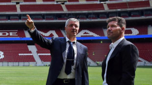 Gil Marn y Simeone, en el Wanda Metropolitano, el pasado mes de...