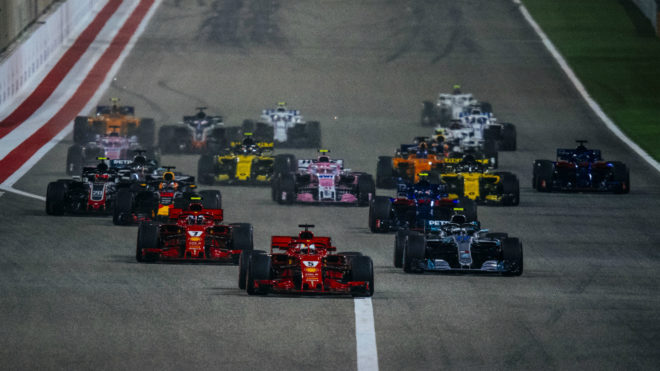 Vettel lidera el grupo en el GP de Bahrin.