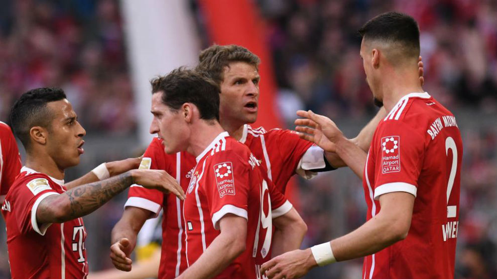 Thiago, Rudy, Mller y Wagner celebran un gol del Bayern.