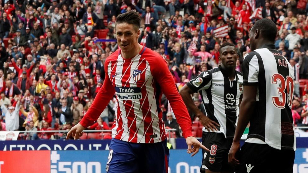 Fernando Torres celebra el tercer gol del partido.