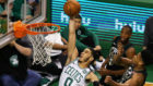 Jayson Tatum se eleva sobre Giannis Antetokounmpo en el Celtics vs...