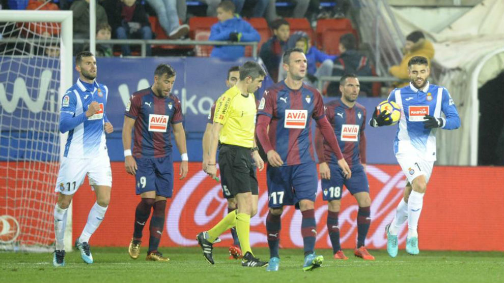 El Espanyol, tras marcar un gol al Eibar en la primera vuelta.