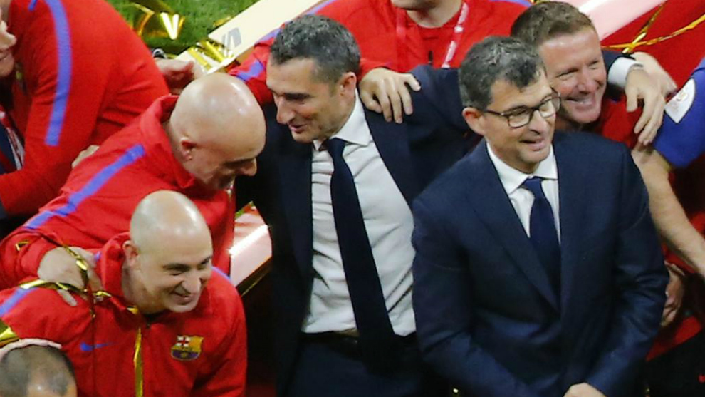 Valverde, con su cuerpo tcnico despus de ganar la Copa del Rey.