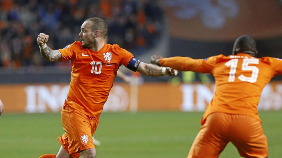 Sneijder celebra un gol contra Turqua.
