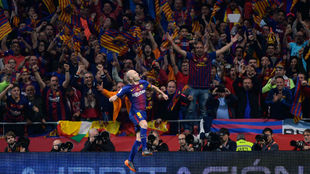 Iniesta celebrando uno de los goles frente al Sevilla en la Copa del...
