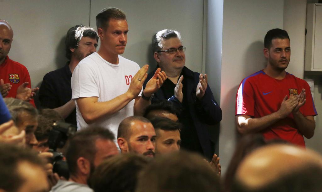 Despedida Robe Iniesta La despedida de Iniesta, en imágenes - Foto 11 de 18 | MARCA.com