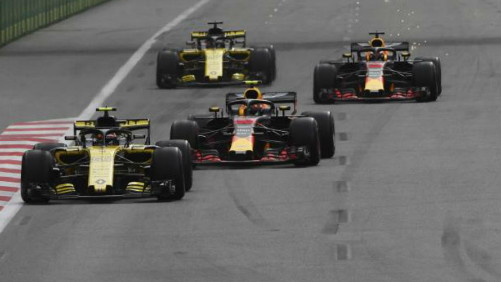 Imagen del pasadÃ³n de Sainz a Verstappen en las primeras vueltas de...