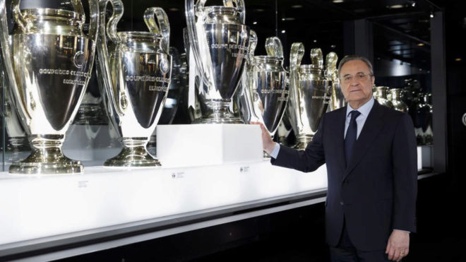 Florentino, colocando la Duoedcima Champions del Madrid