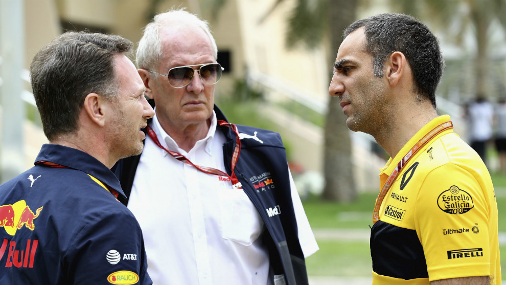Cyril Abiteboul (Renault), charlando con Christian Horner y Helmut...
