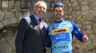 Pinto junto a Lpez Cerrn, presidente de la RFEC.