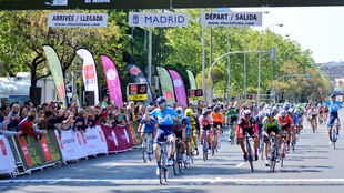 Barbero celebrando su triunfo de etapa en Madrid.