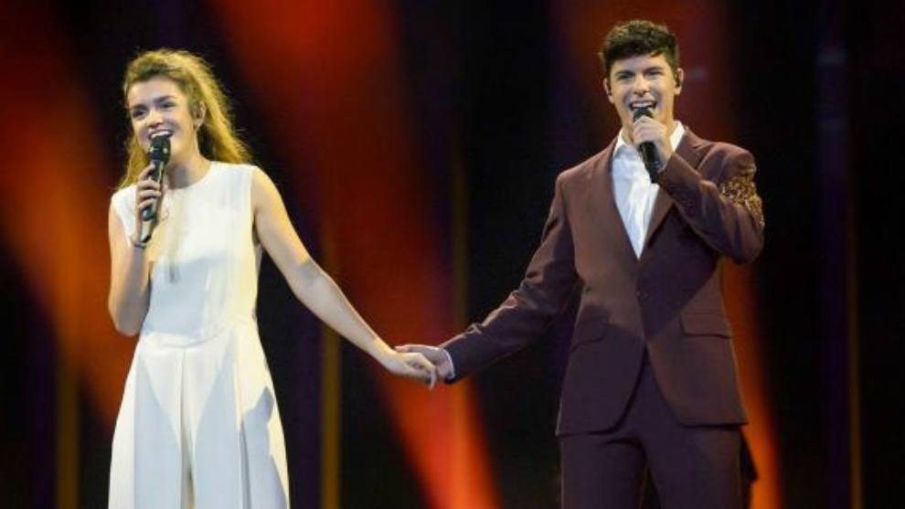 Amaia y Albert en el primer ensayo para la final de Eurovisin 2018