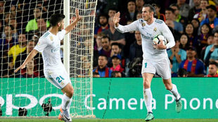 Bale celebra con Asensio el gol del Camp Nou