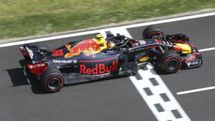 Verstappen, con el Red Bull, durante los libres del GP de Espaa.