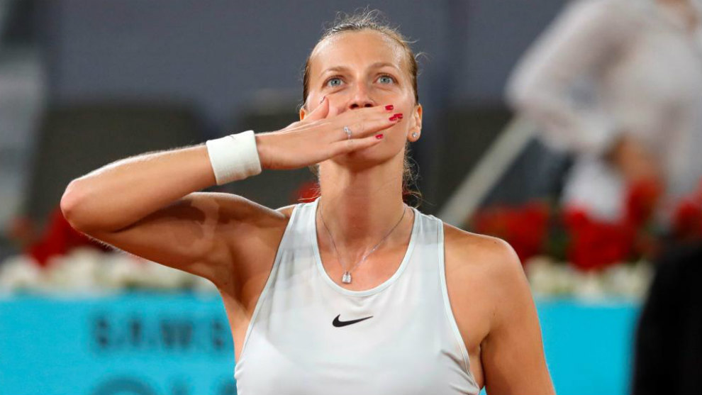 Petra Kvitova saluda a la grada tras su triunfo en las semifinales