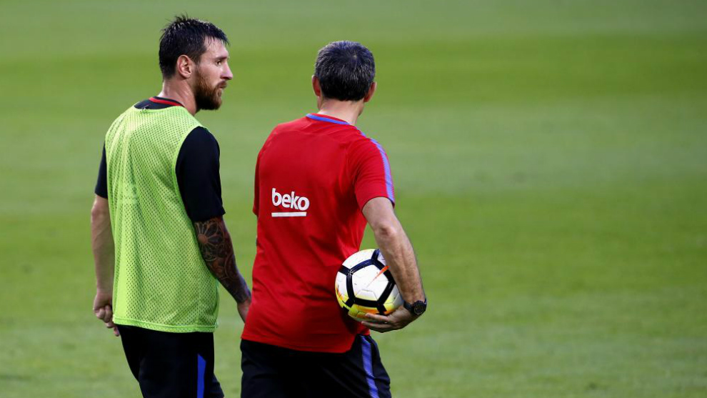 Messi y Valverde, en un entrenamiento.