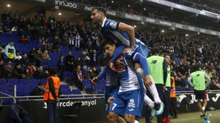 Gerard Moreno y Baptistao celebran un gol en el RCDE Stadium