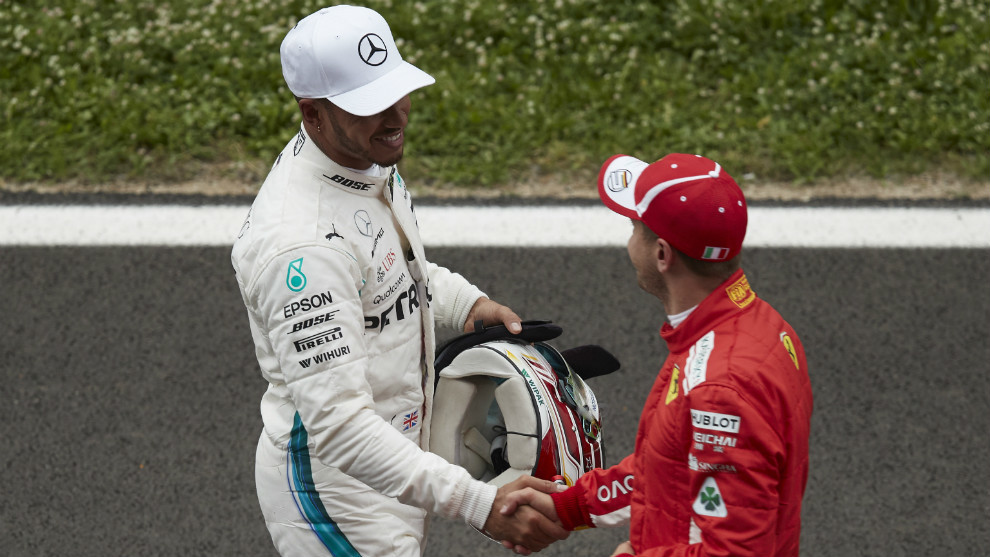 Hamilton y Vettel se estrechan la mano tras la clasificacin del...