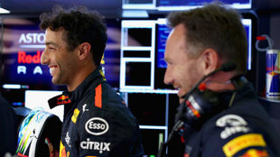 Horner y Ricciardo, durante el GP de Espaa de F1