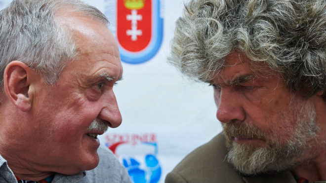 El polaco Krzysztof Wielicki y el italiano Reinhold Messner, en imagen...