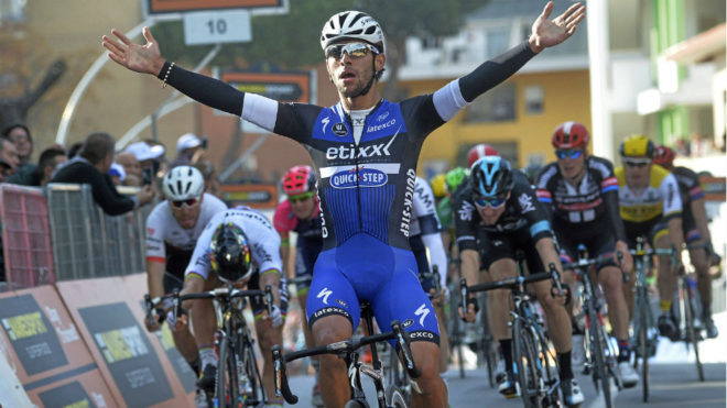 Fernando Gaviria celebra una victoria en imagen de archivo