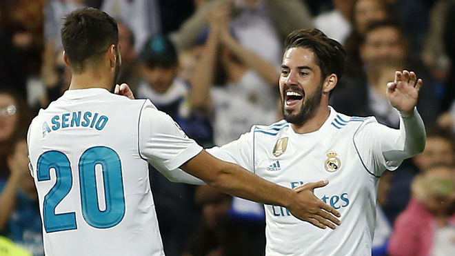 Asensio e Isco celebran un gol del Madrid