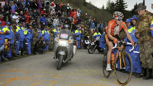 Igor Antn, durante su escalada vencecora en el Zoncolan, Giro 2011.