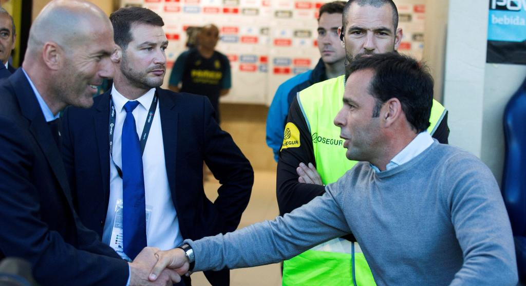 Calleja saluda a Zidane antes del inicio del choque de La Cermica.