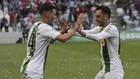 Sergi Guardiola y Aguza celebran el primer gol al Almera este...