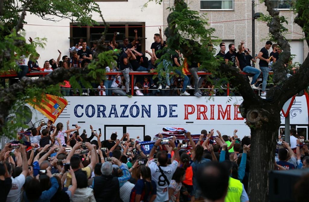 Huesca se echa a la calle para celebrar el histórico ascenso - Foto 4 ...