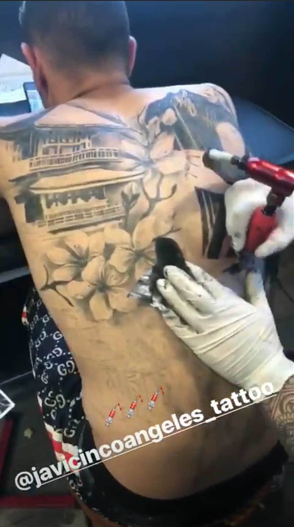 El tatuaje de Theo Hernndez en su espalda que le ha hecho el...