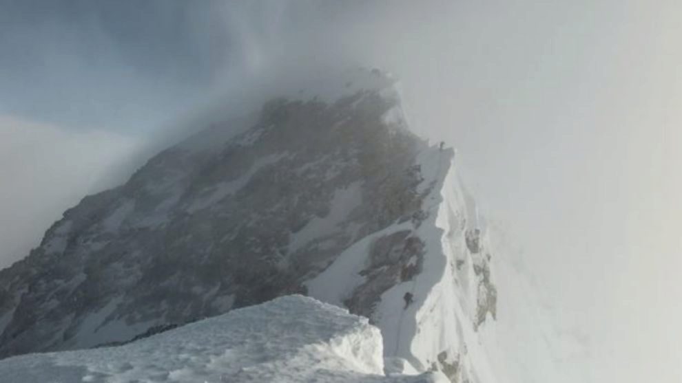 La imponente cumbre del Everest vista y fotografiada por Latorre...