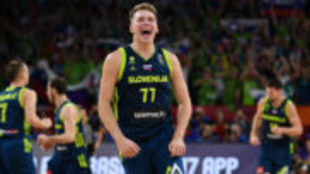 Luka Doncic en las semifinales del EuroBasket 2017 contra Espaa