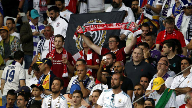 Aficionados del Liverpool y Real Madrid mezclados en las gradas del...